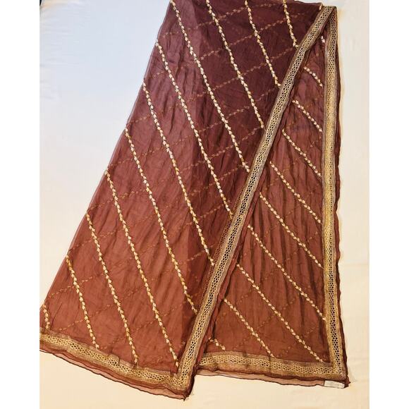 Metro Museum of Art Gilt Embroidered Cut-Out Gold Leaf 100% Silk Stole - Picture 7 of 8